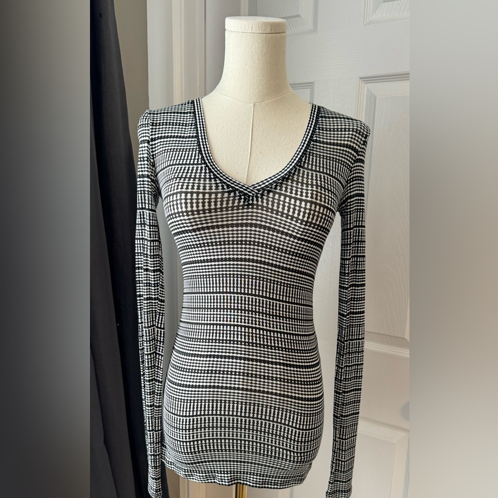 BCBGMAXAZRIA Long Sleeve T-Shirt